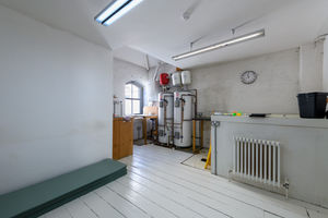 First Floor- click for photo gallery